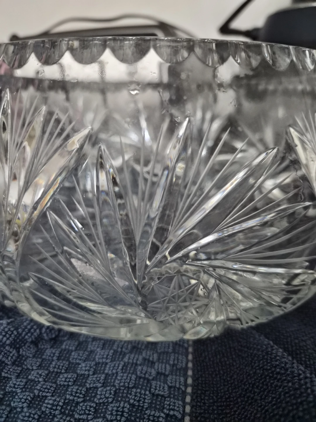 Clear Cut Glass Decorative Bowl - photo 4