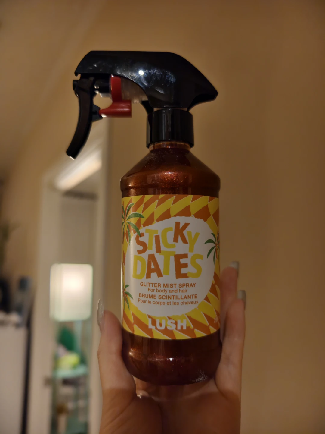 Lush Sticky Dates Glitter Mist Spray
