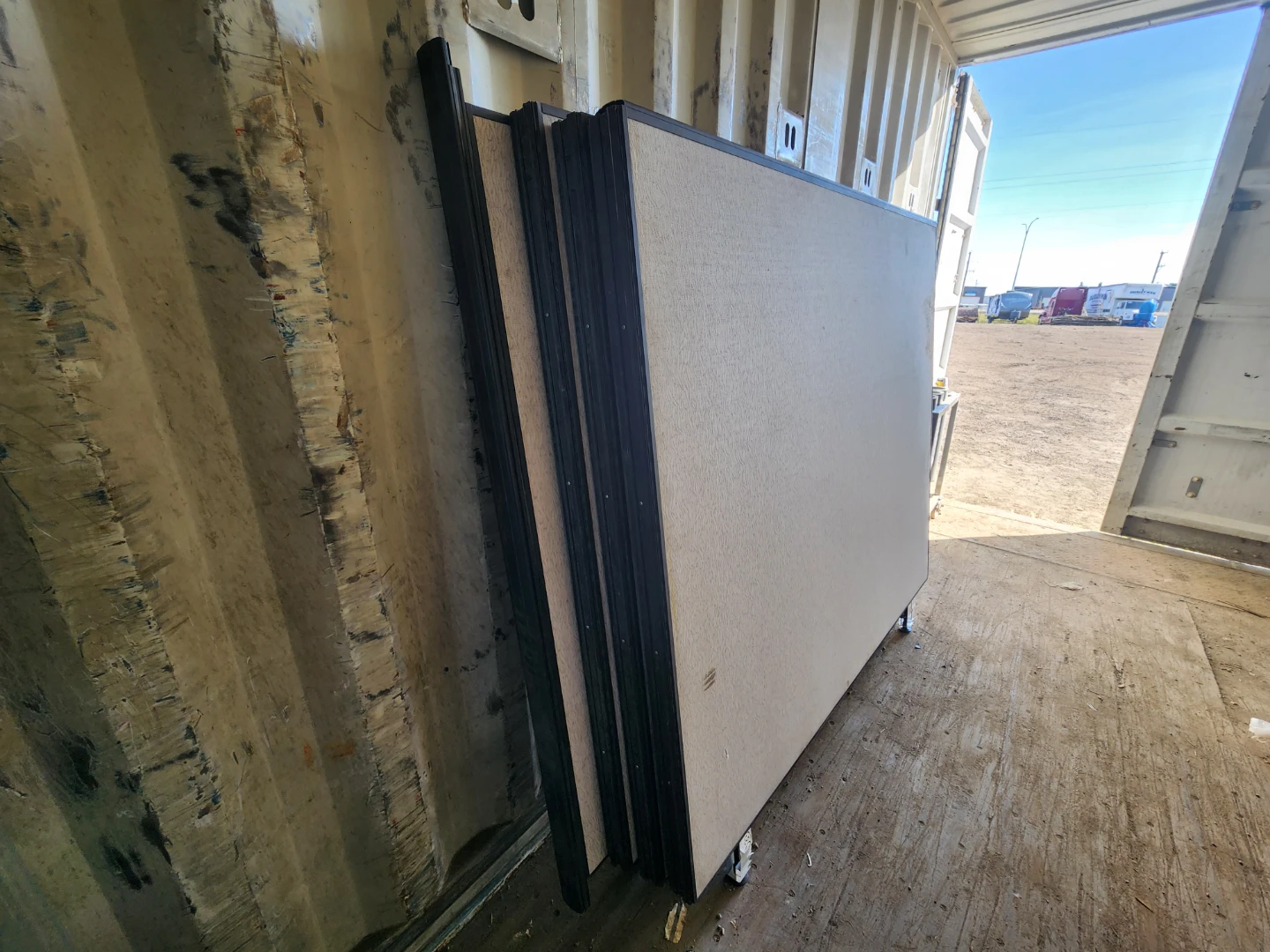 4 office dividers - photo 2