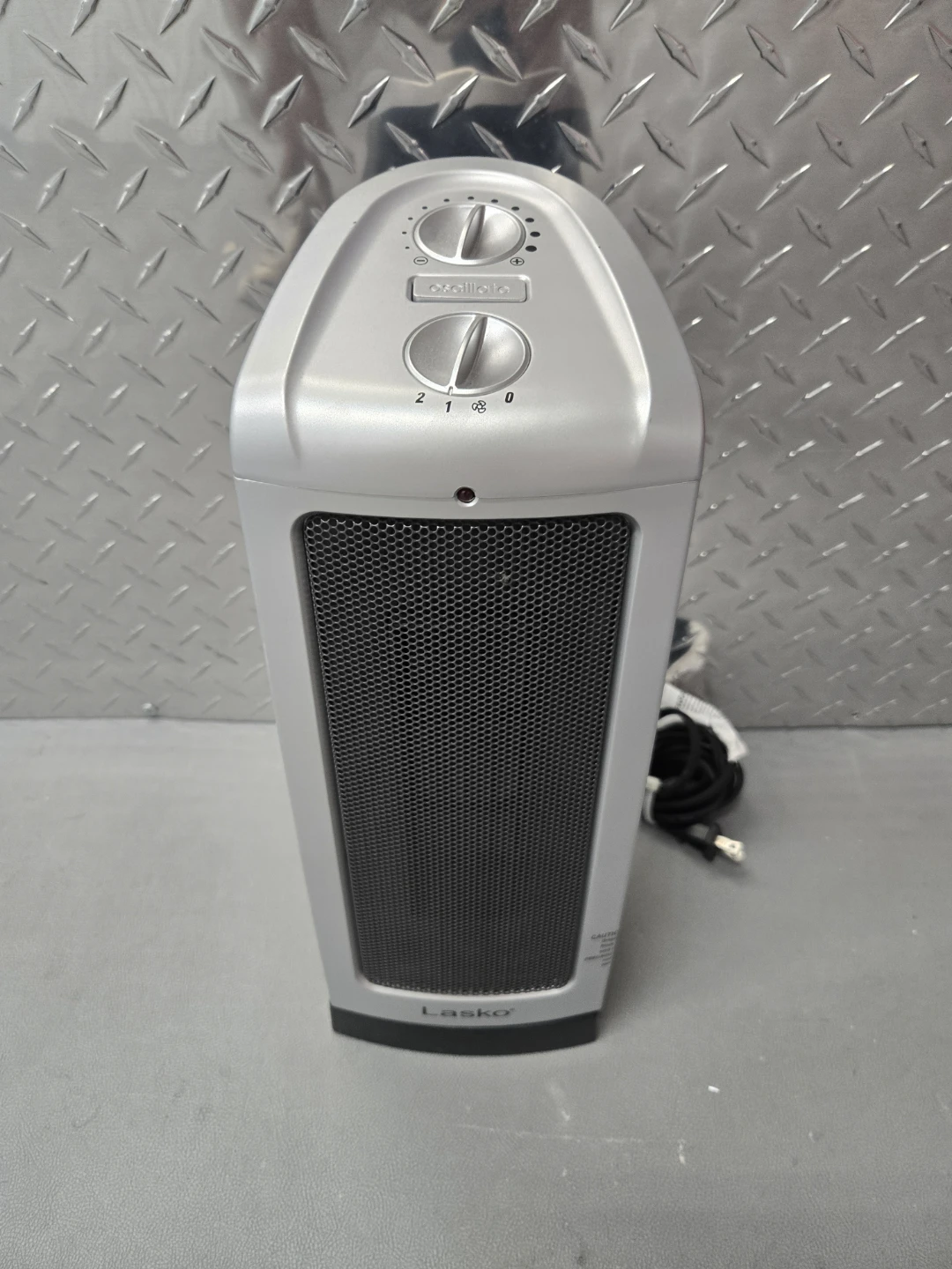 Lasko Oscillating Ceramic Tower Space Heater - photo 2