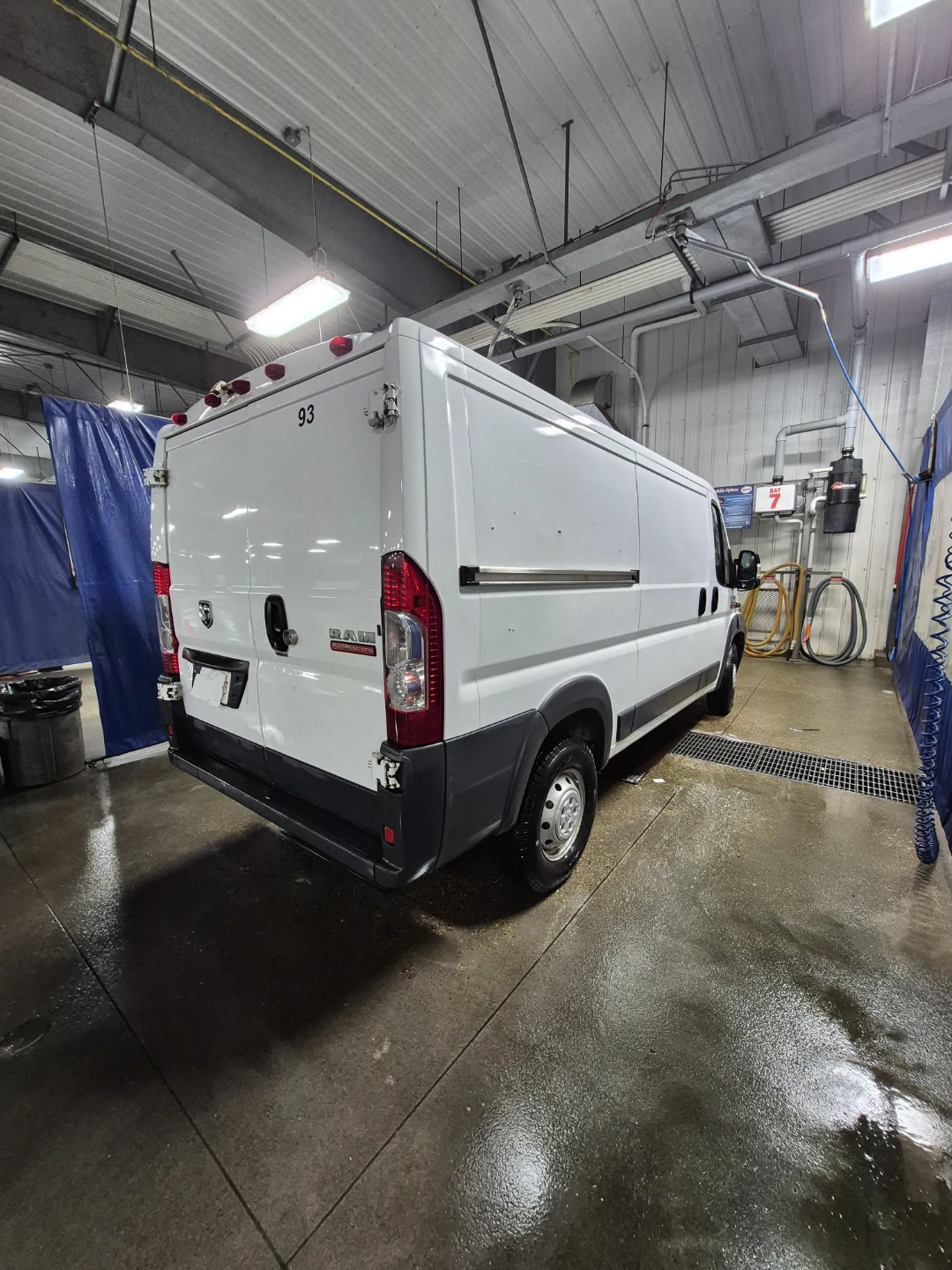RAM ProMaster 1500 Cargo Van - photo 3