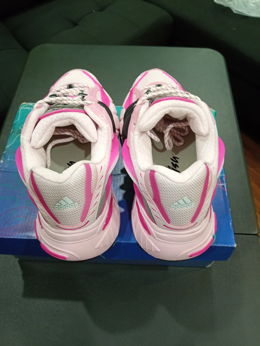 Adidas  woman size 8.5 - photo 5