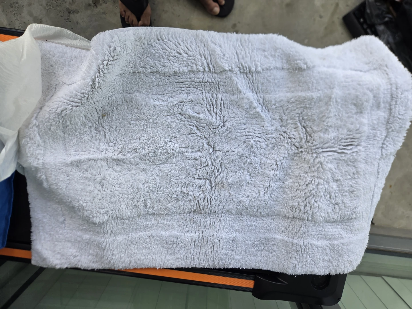 White Bath Mat - photo 5