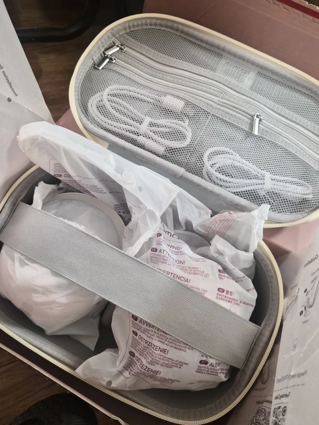 Momcozy M5 Smart Wearable Breast Pump - photo 2