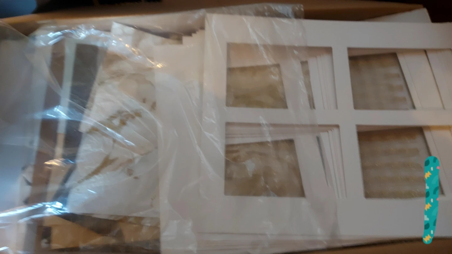 Set of White 4-Opening Picture Mats - photo 3