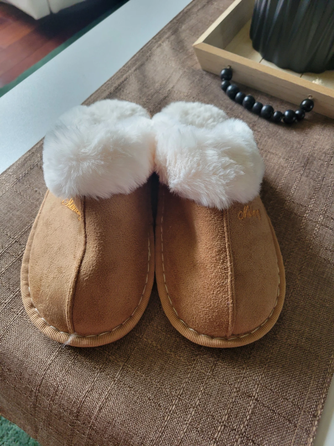 FREE SLIPPERS - photo 2