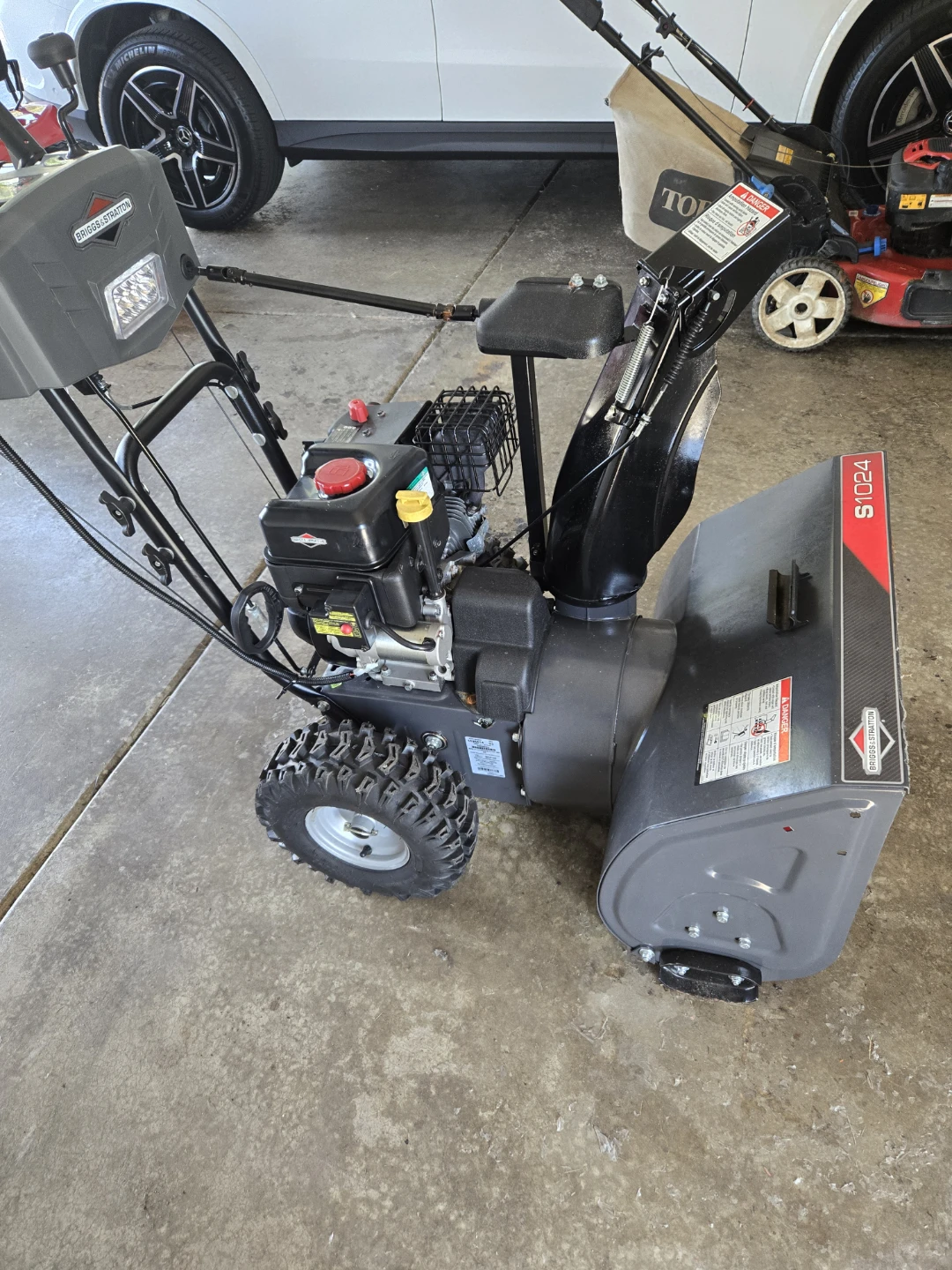 Snow Blower, electric start, tuned up - photo 4