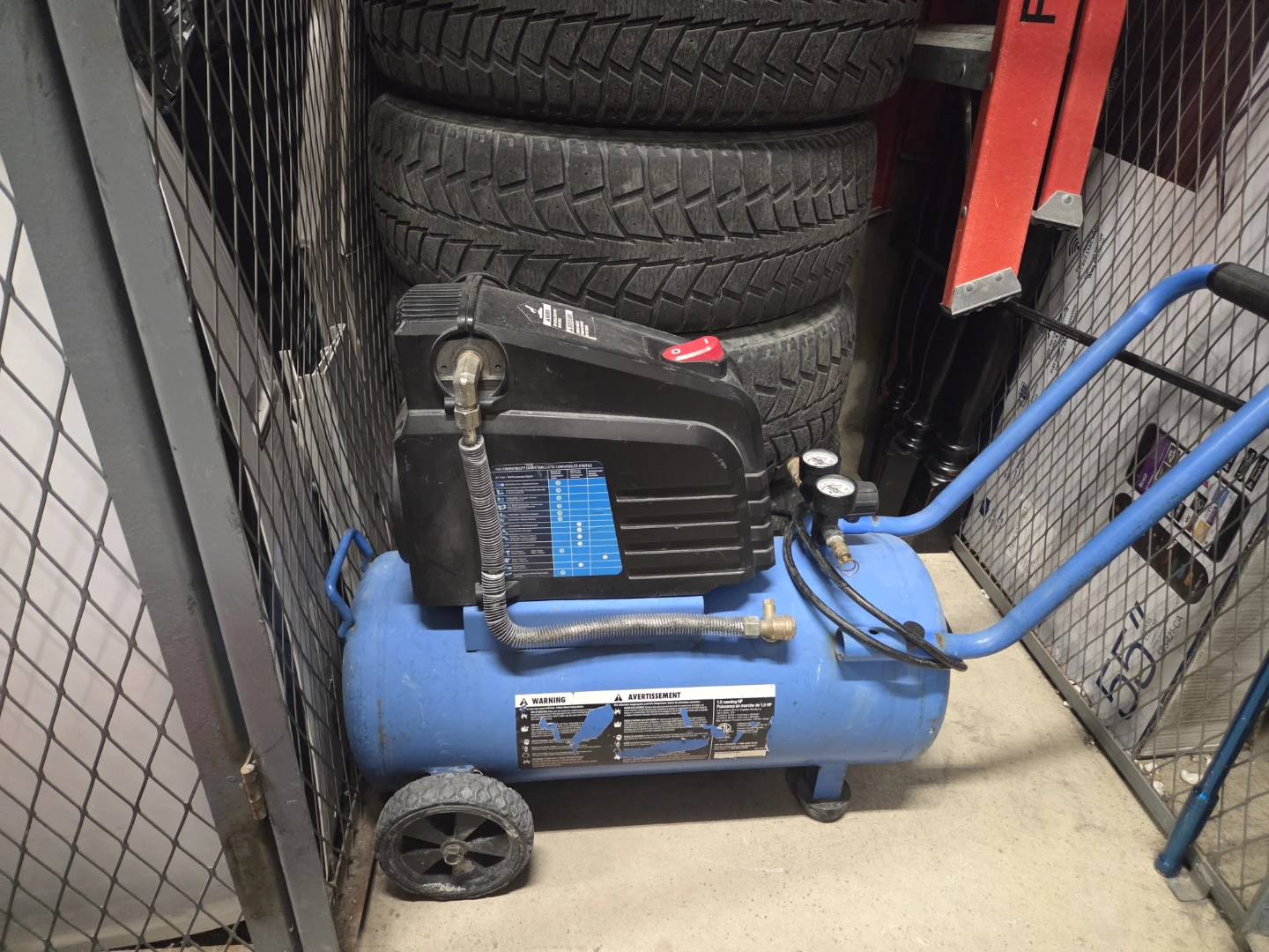 Mastercraft air compressor - photo 2