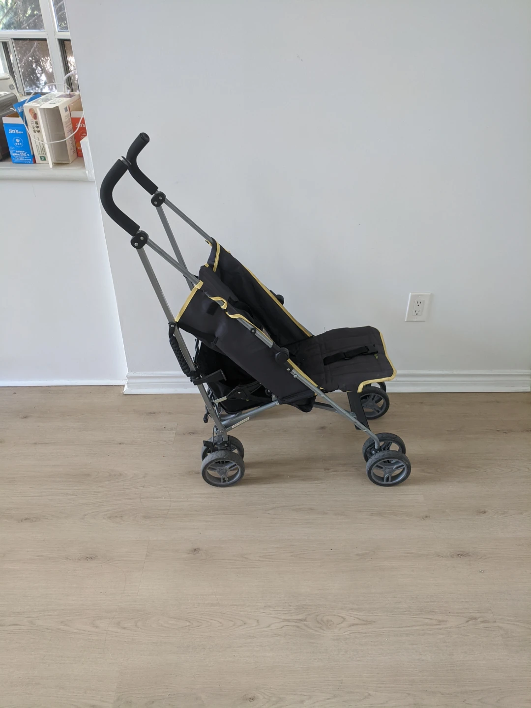Lightweight Umbrella Stroller - photo 2