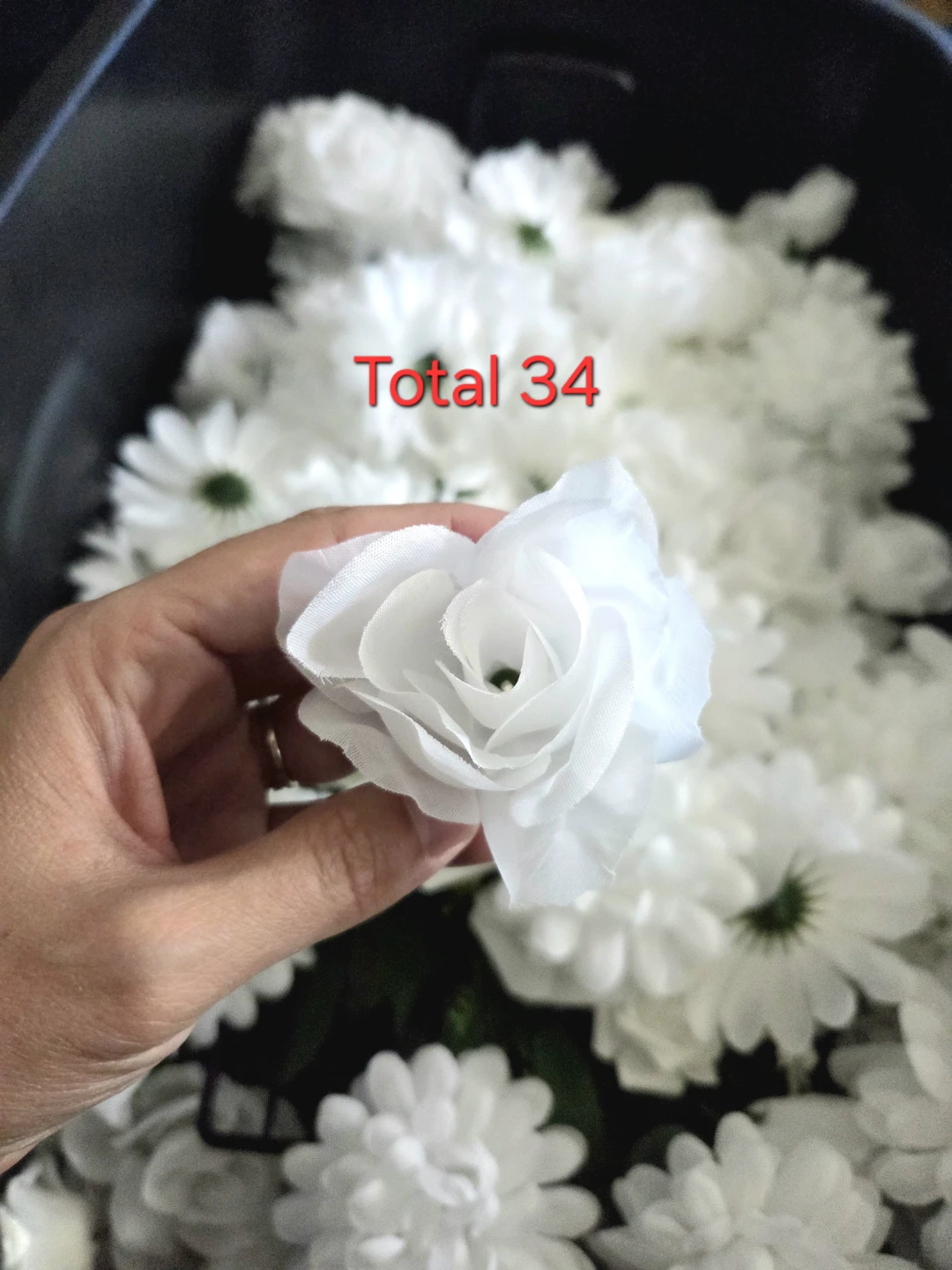 34 White Artificial Rose Fabric Flower Heads - photo 3