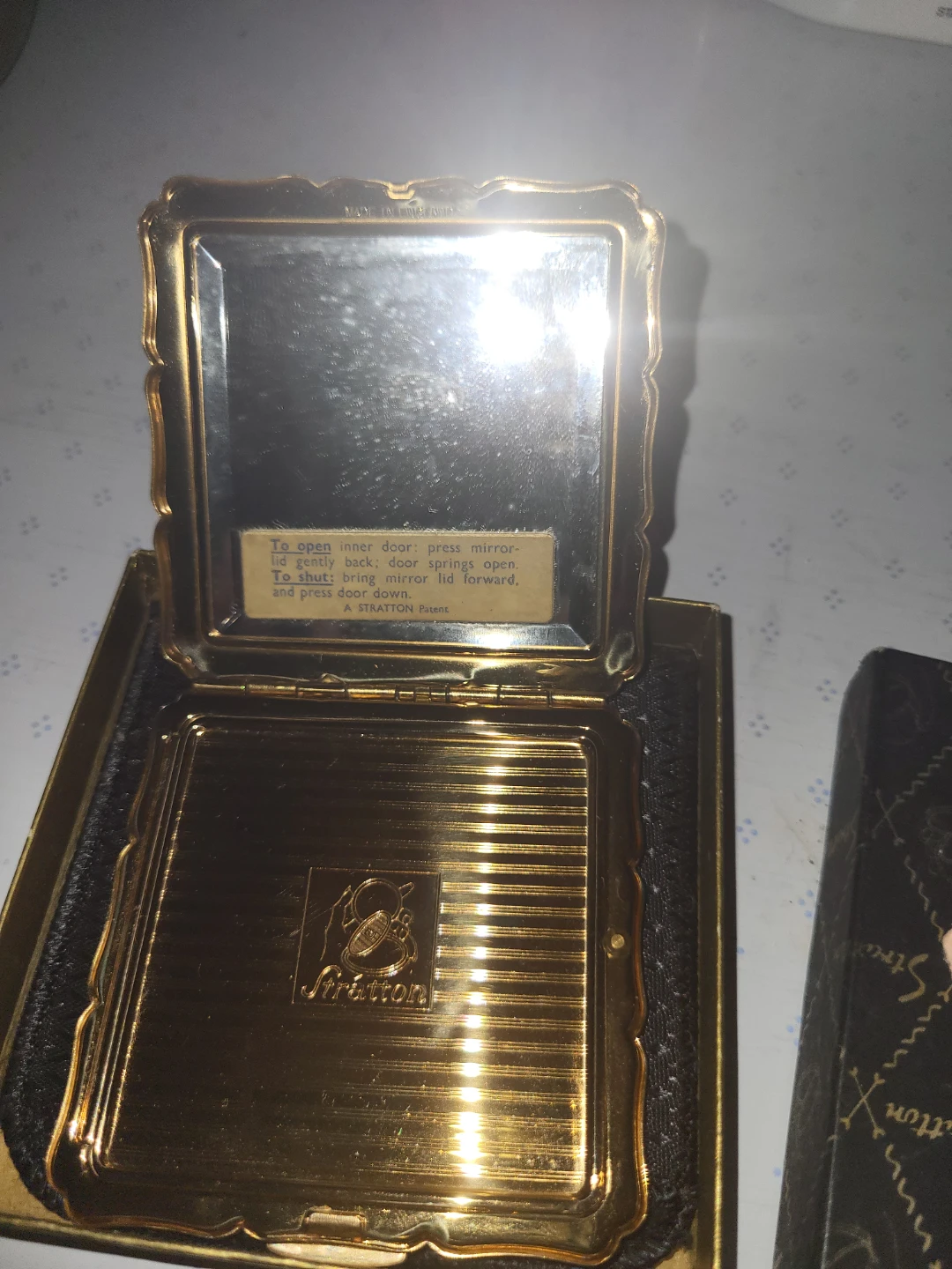 🏈 Vintage Stratton Compact Mirror in Box