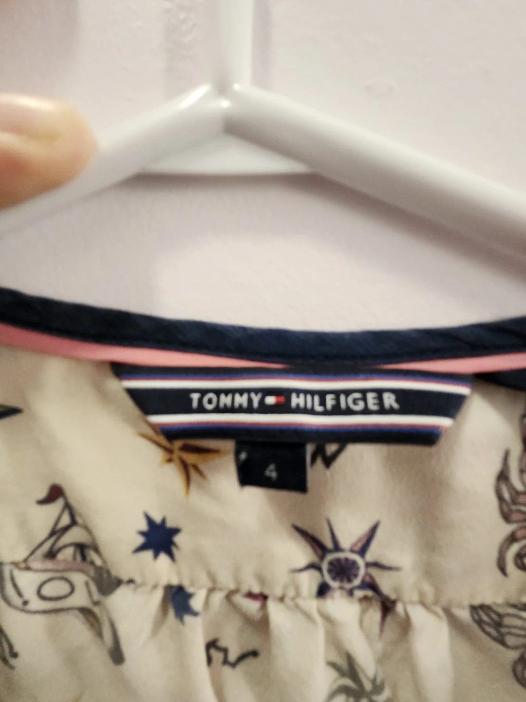 🏈Tommy Hilfiger 100% Silk Button-Up Shirt Size 4 - photo 2