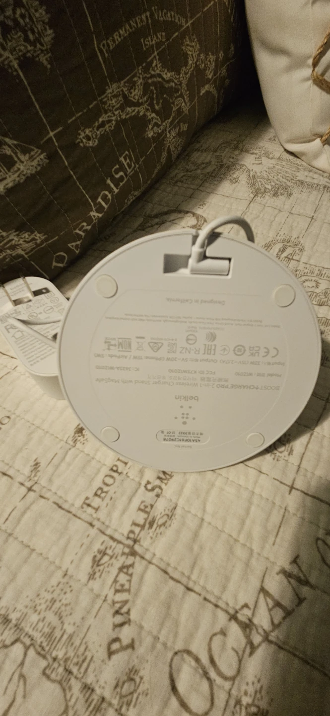 Belkin BOOST CHARGE Pro 2-in-1 Wireless Charger - photo 4
