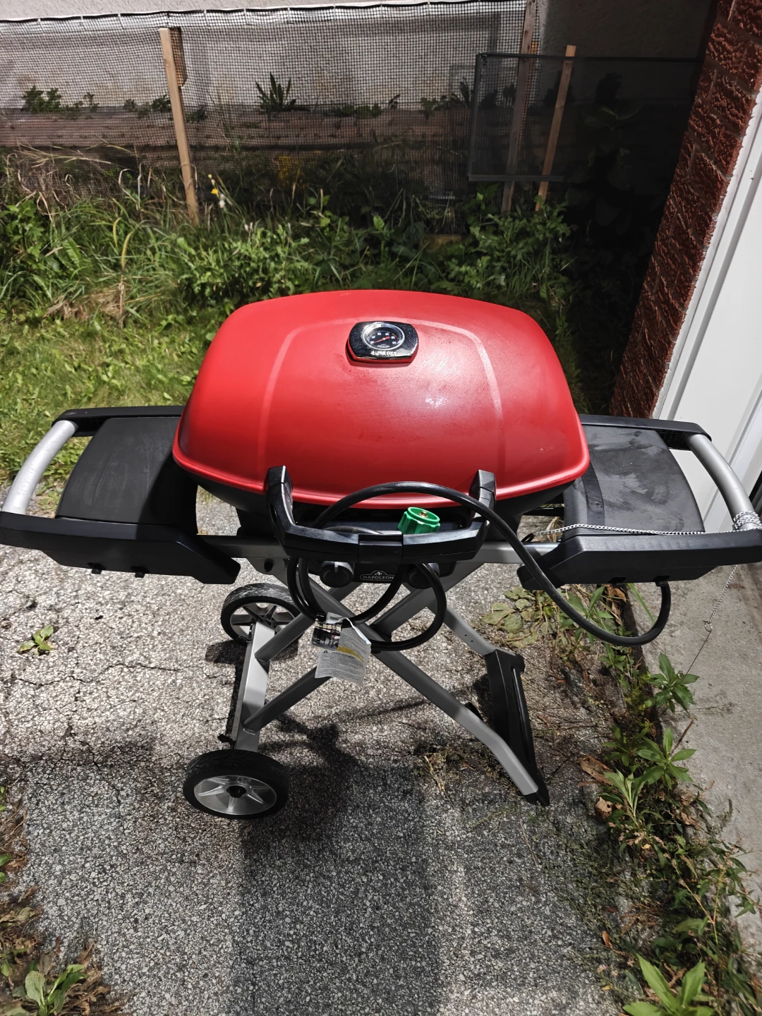 Napoleon TRAVELQ TQ285X Portable Propane BBQ Grill