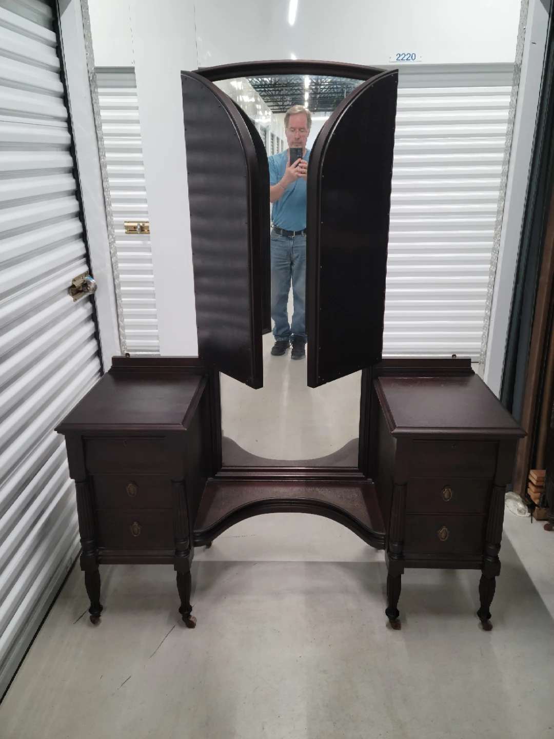 Antique Vanity Set with Tri-fold Mirror - photo 4