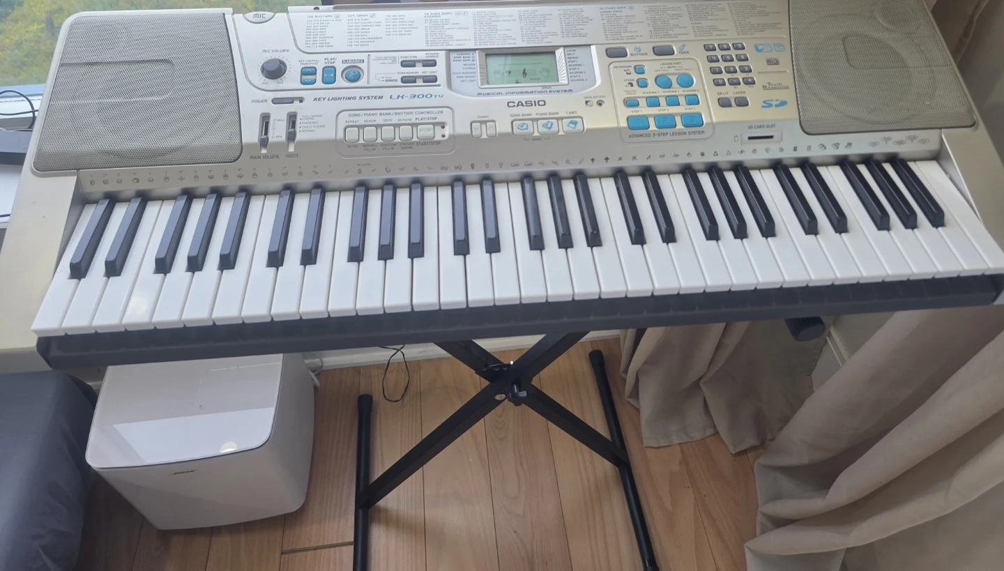 Casio LK-300TV Key Lighting Keyboard