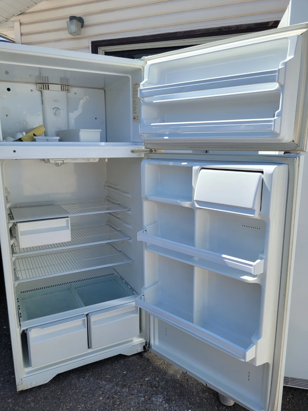 White Top Freezer Refrigerator