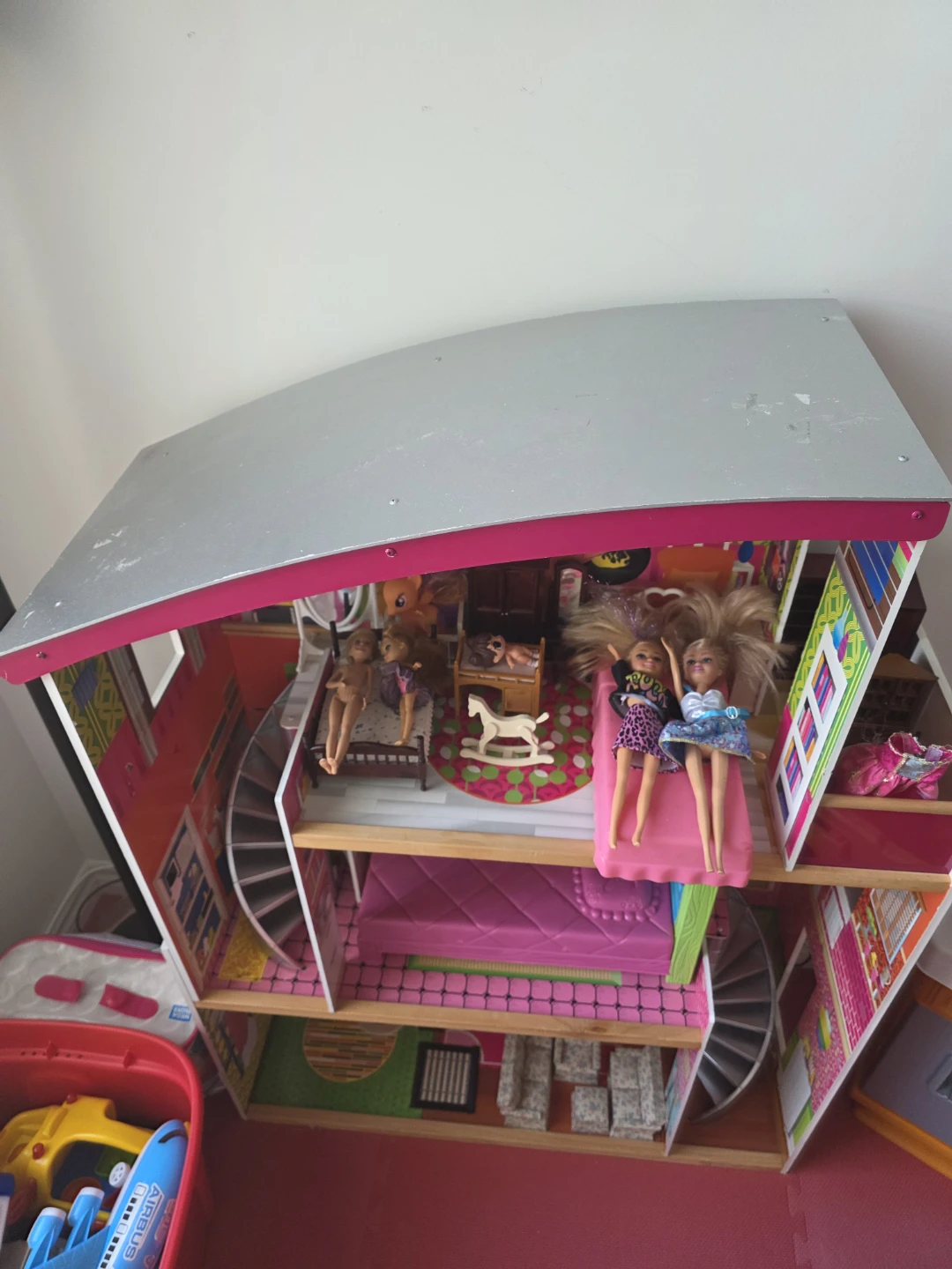 Wooden Dollhouse with Furniture and Dolls - photo 4