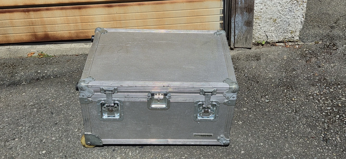 WestAmerica Custom Road Case