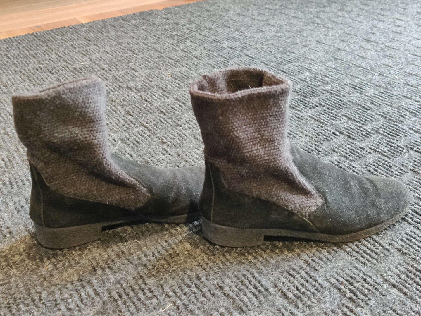 Aerosoles Suede Winter Boots / Booties / Shoes - Women Size: 6.5 - photo 5