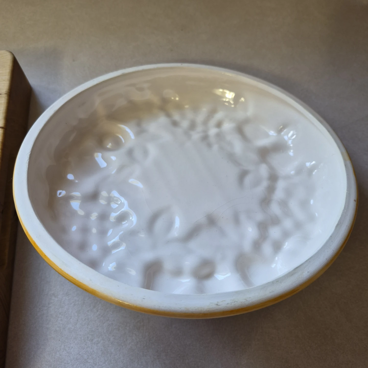 Vintage Ceramic Fruit Pie Keeper with Lid - photo 5