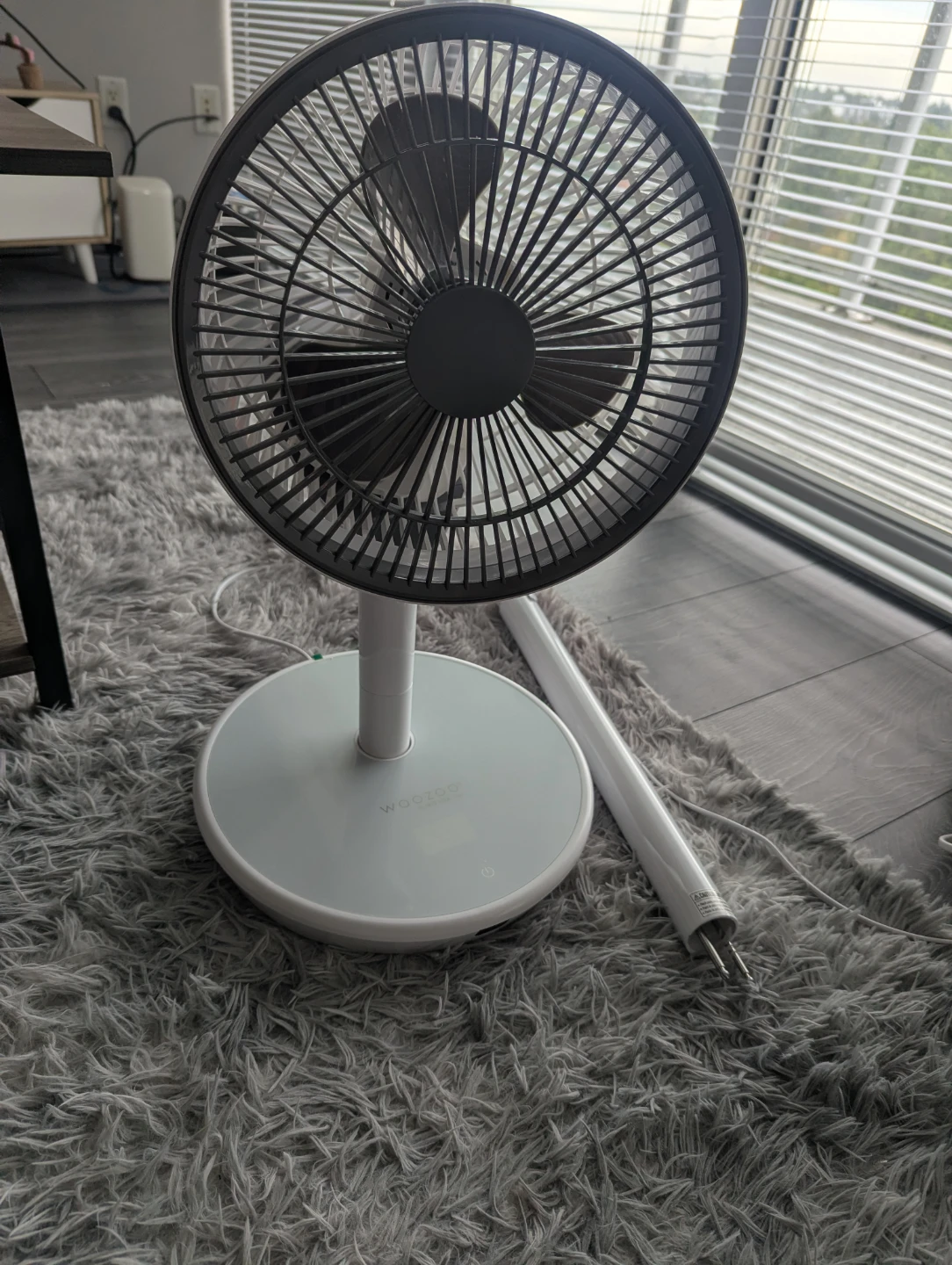Woozoo White Oscillating Pedestal Fan - photo 2