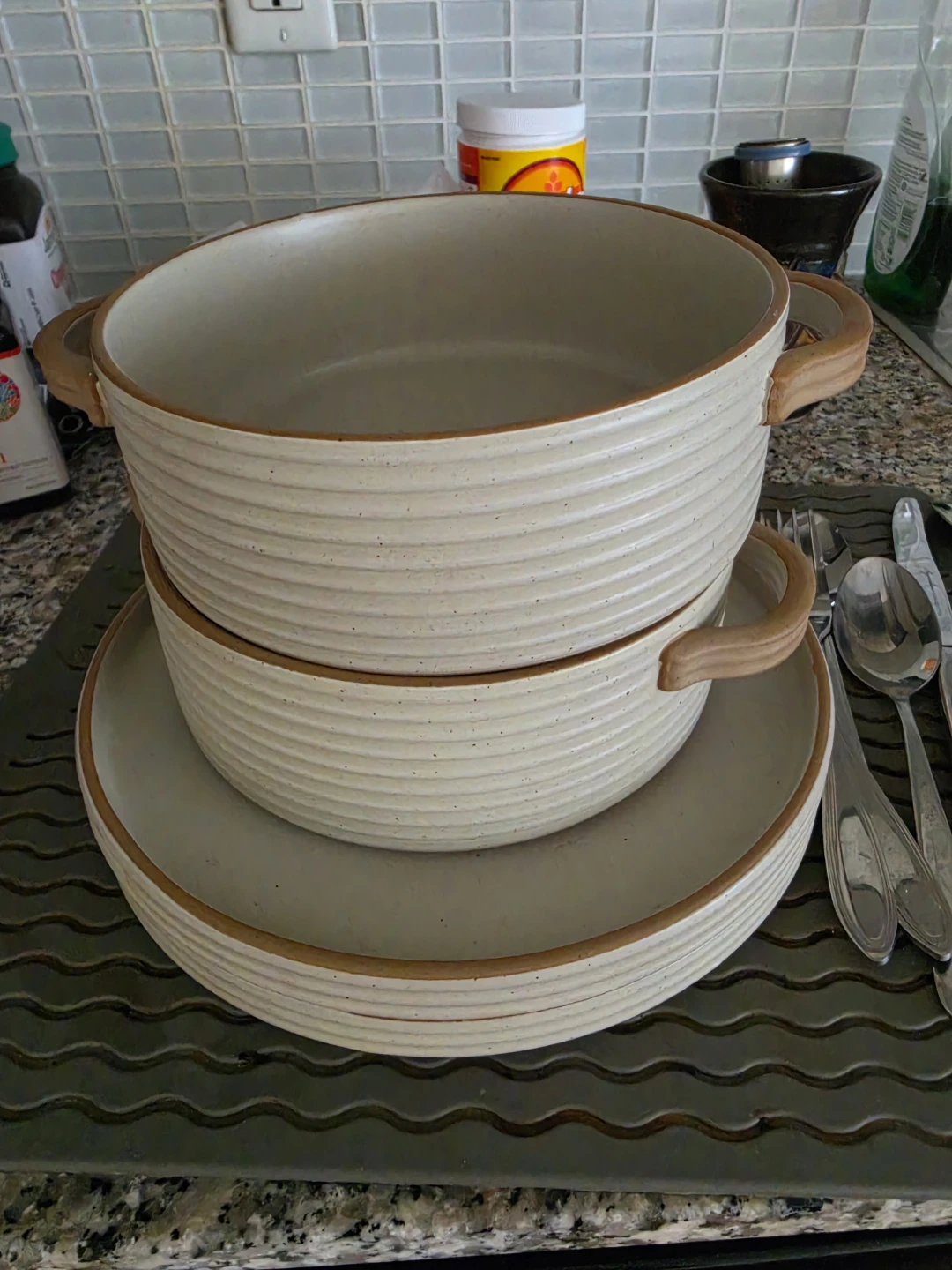 INDIGO Stone-look ceramic casserole dishes (+ various ustensils)