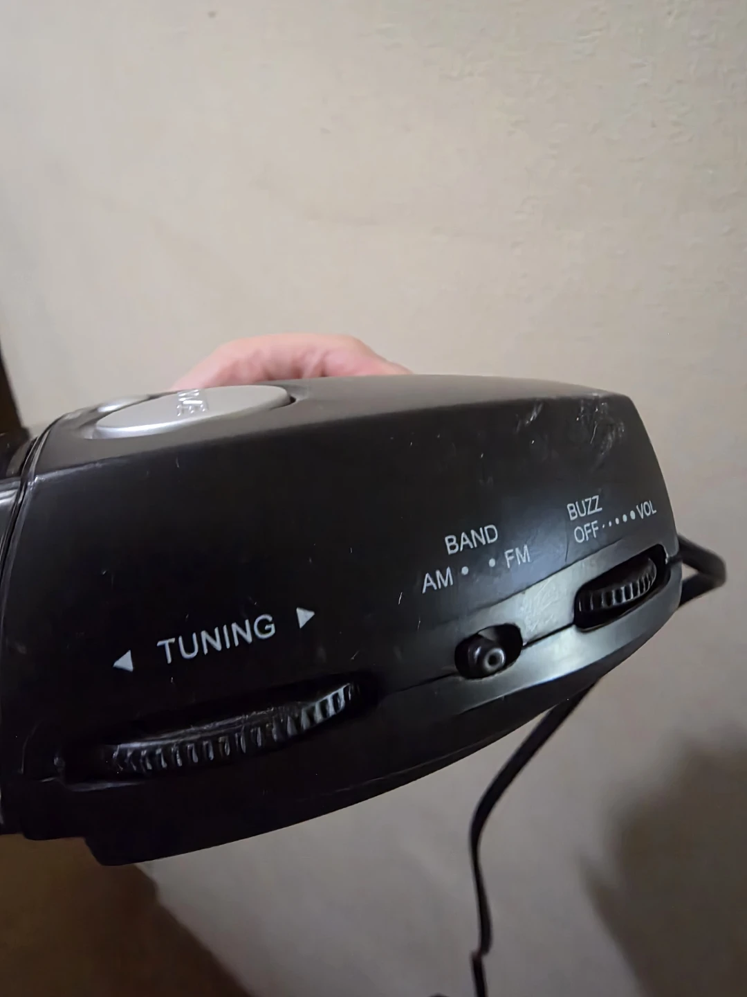 Durabrand AM/FM Alarm Clock Radio - photo 3