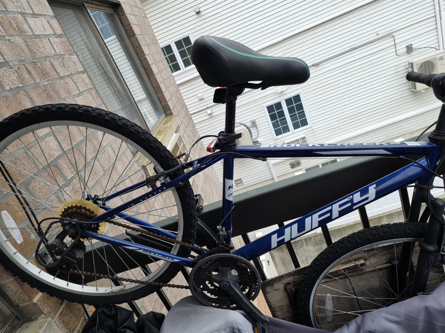 Huffy Bike Used. Just needs air - photo 2
