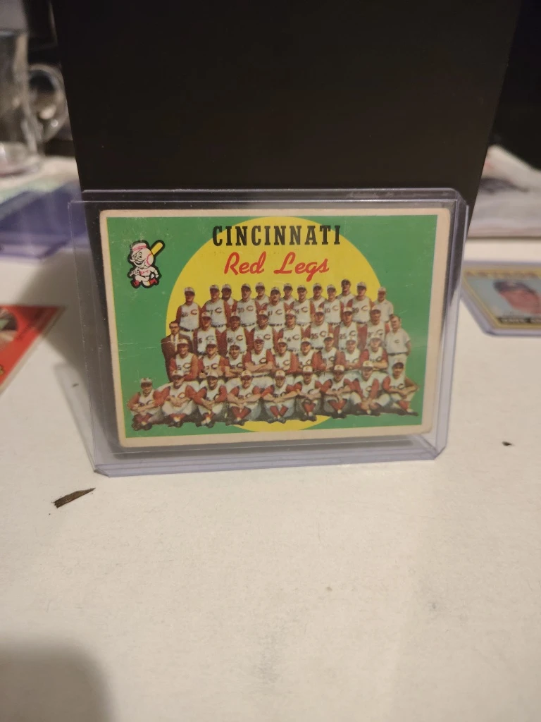 1958 Topps Cincinnati Red Legs Baseball Card #111