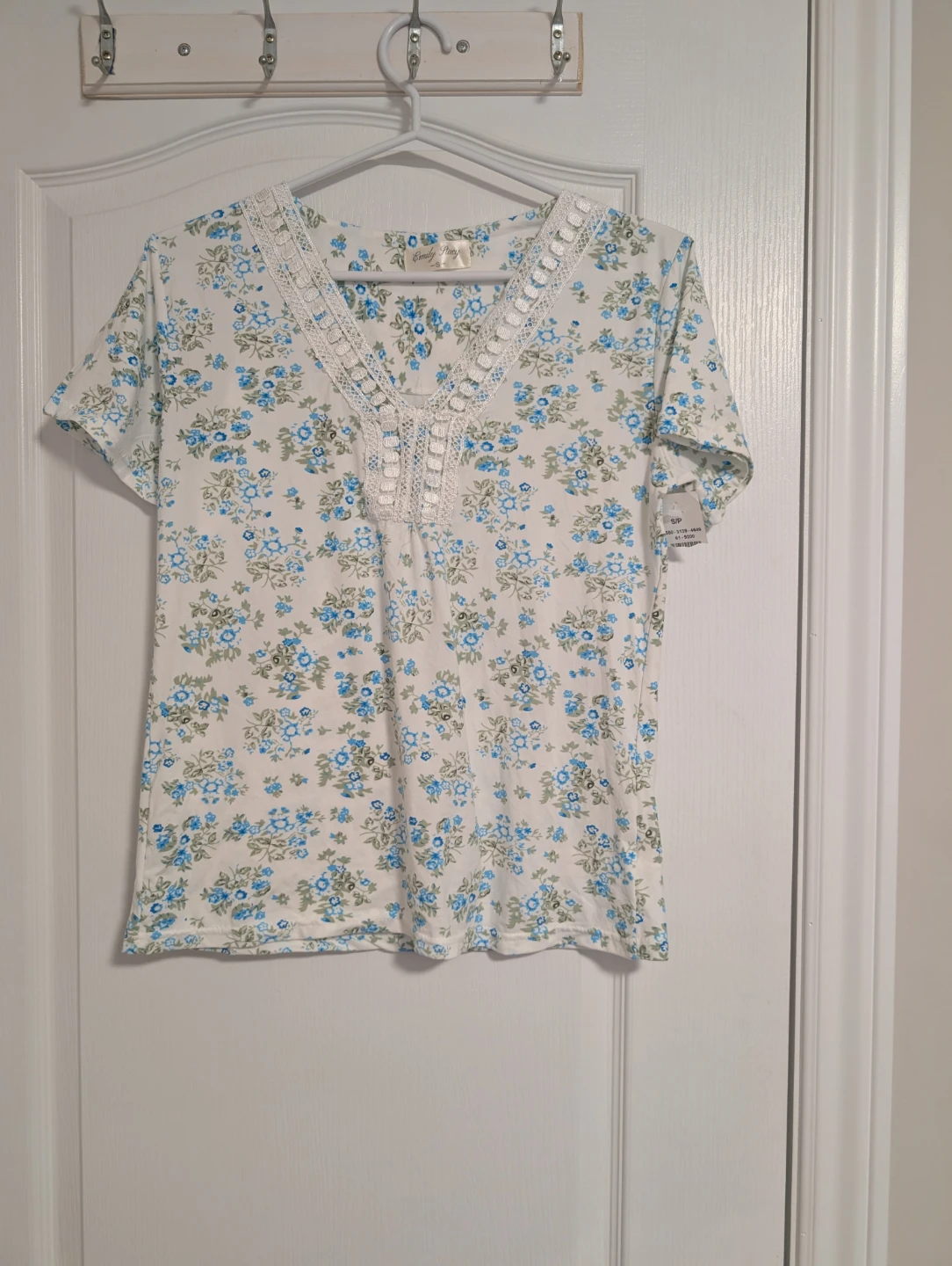 Emily Rose Floral Pajama Set ) Pants run very small - photo 2