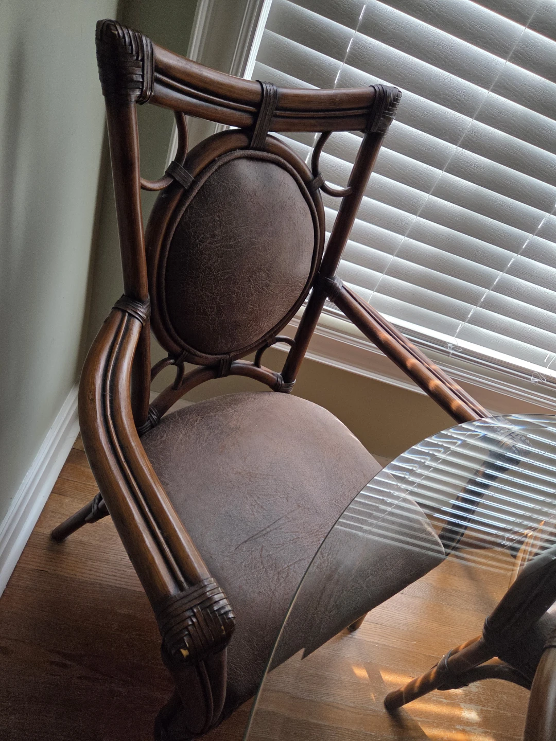 Rattan Dining Table + 4 Chairs - photo 4