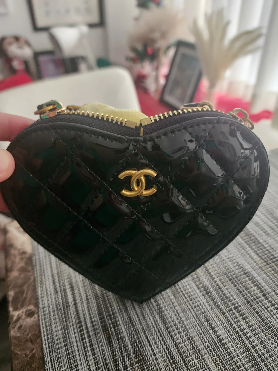 Chanel Quilted Patent Leather Heart Bag - photo 2