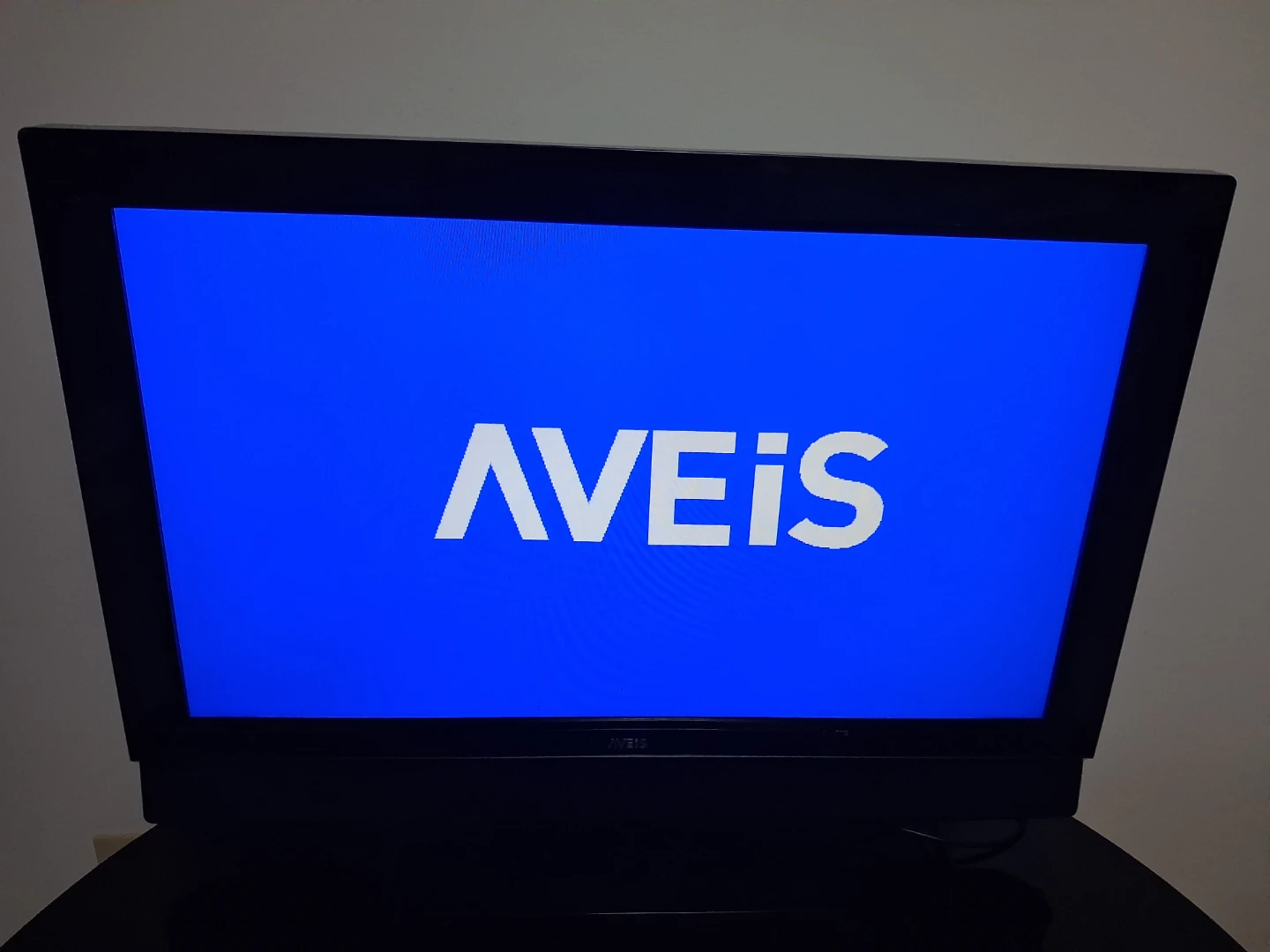 Aveis LCD TV 32 Inch - photo 2
