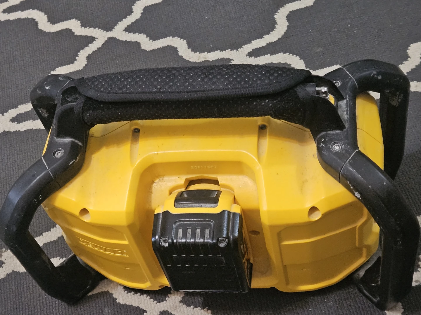 Speaker/Radio INCLUDE CHARGER AND BATTERY 12V/20V - photo 2