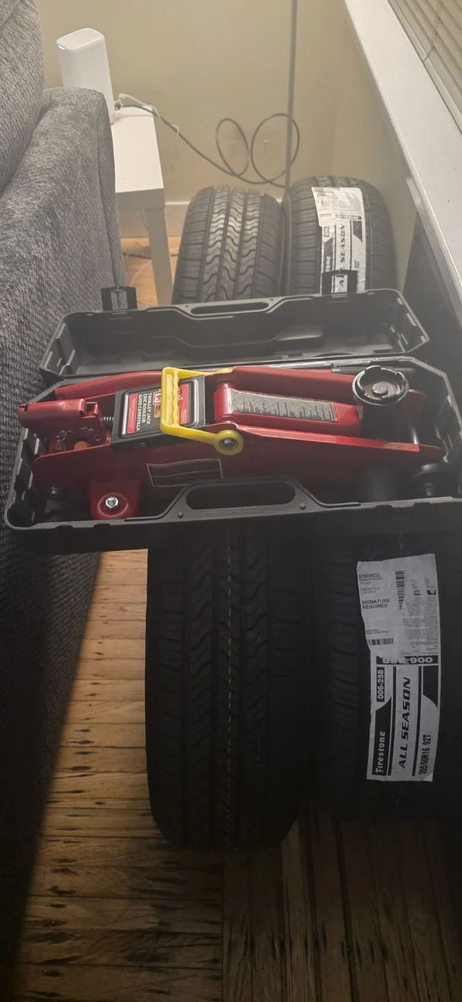 Brand new tires   205/ 60R16 and a 1/1/2 ton trolley  jack - photo 3