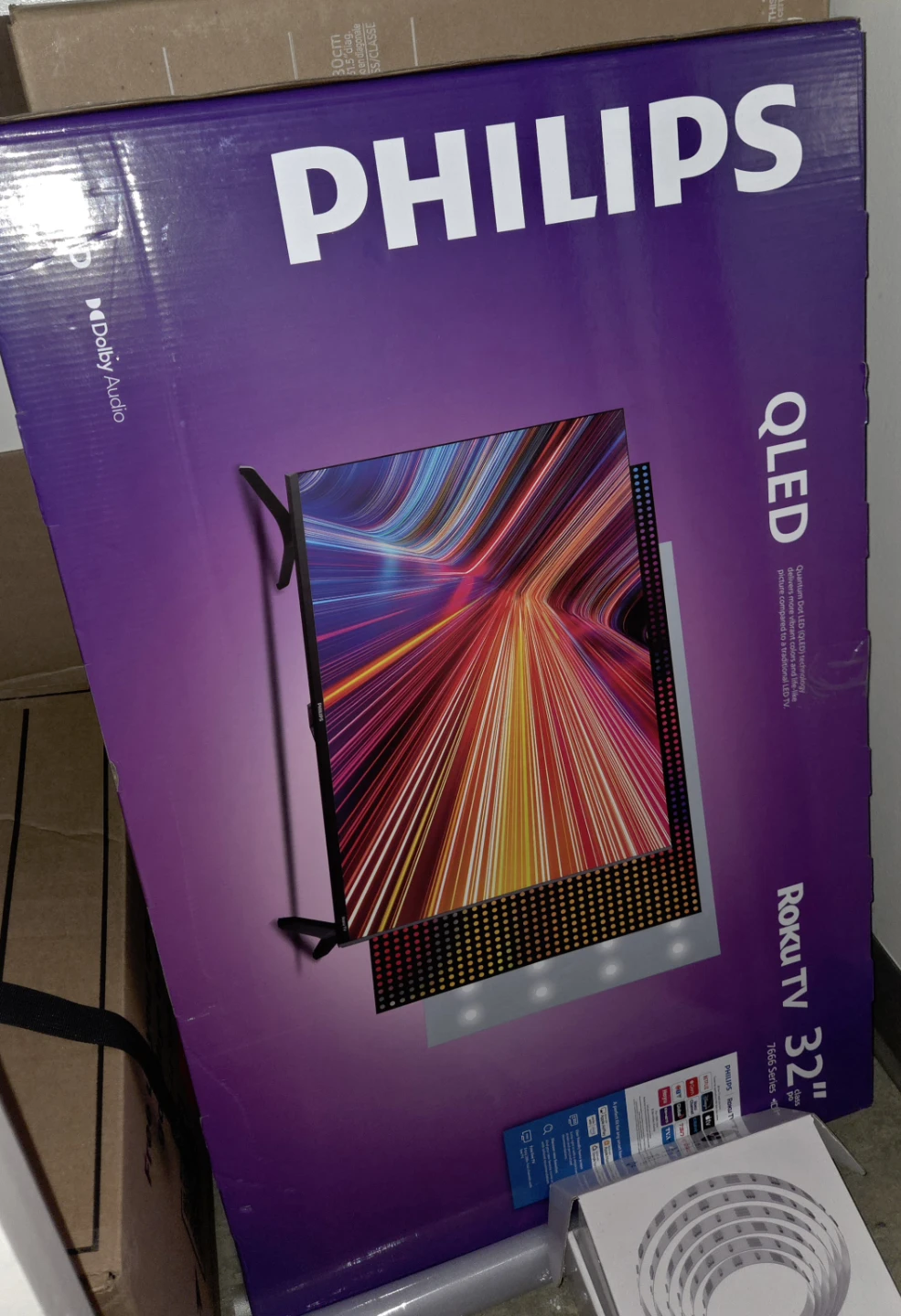 NEW 32" Roku Smart TV - photo 3