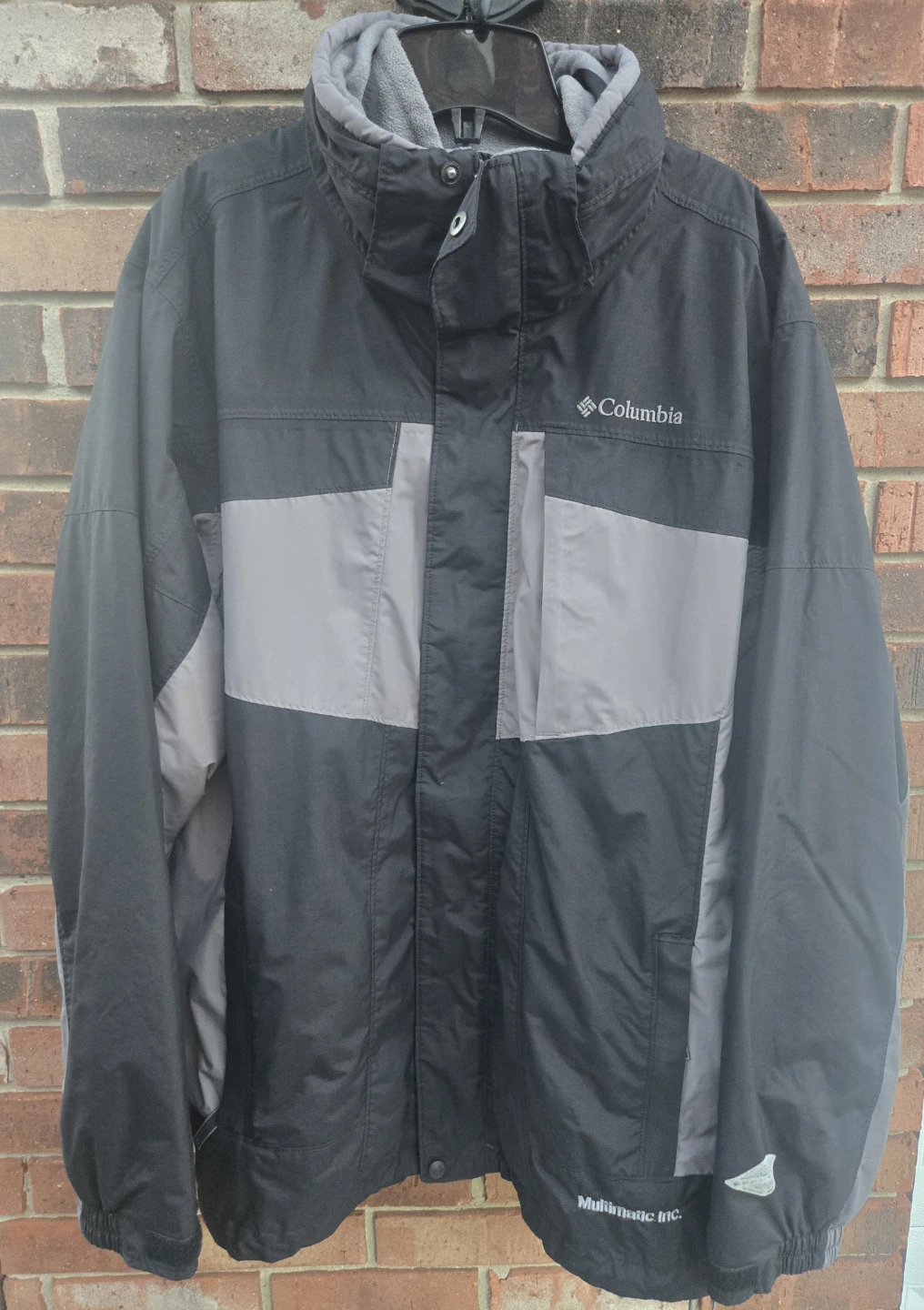 Men's Columbia Large Black Coat.  Omni-Tech Ski/Winter. EUC