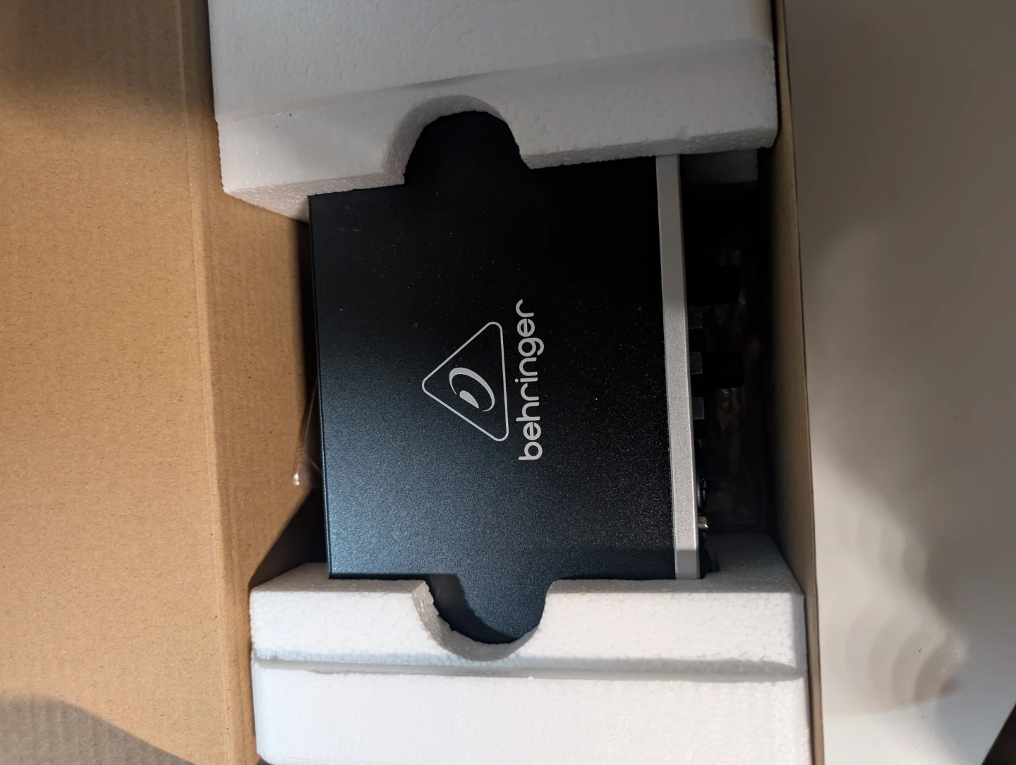 Behringer U-PHORIA UMC202HD USB Audio Interface - photo 3