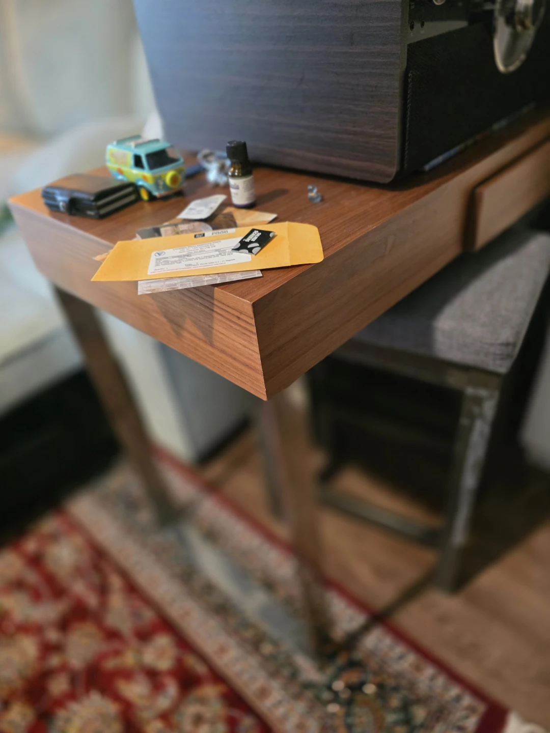 Modern Walnut Finish Side Table - photo 2