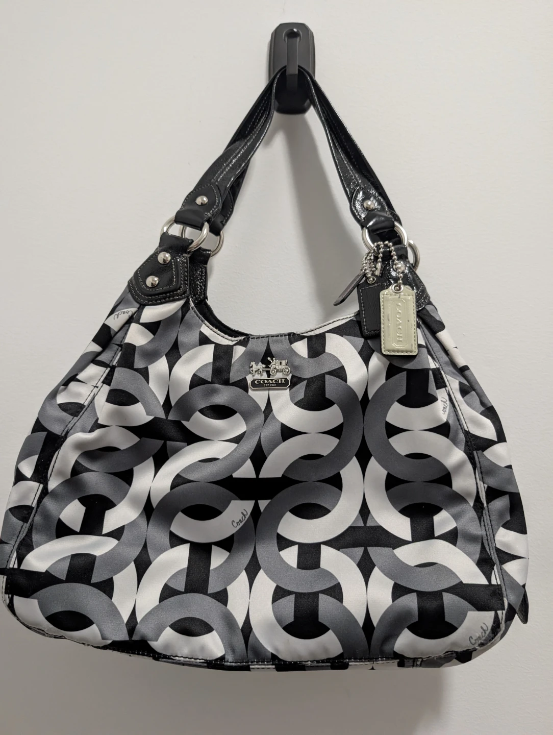 Coach Black and White Pattern Shoulder Bag - photo 5
