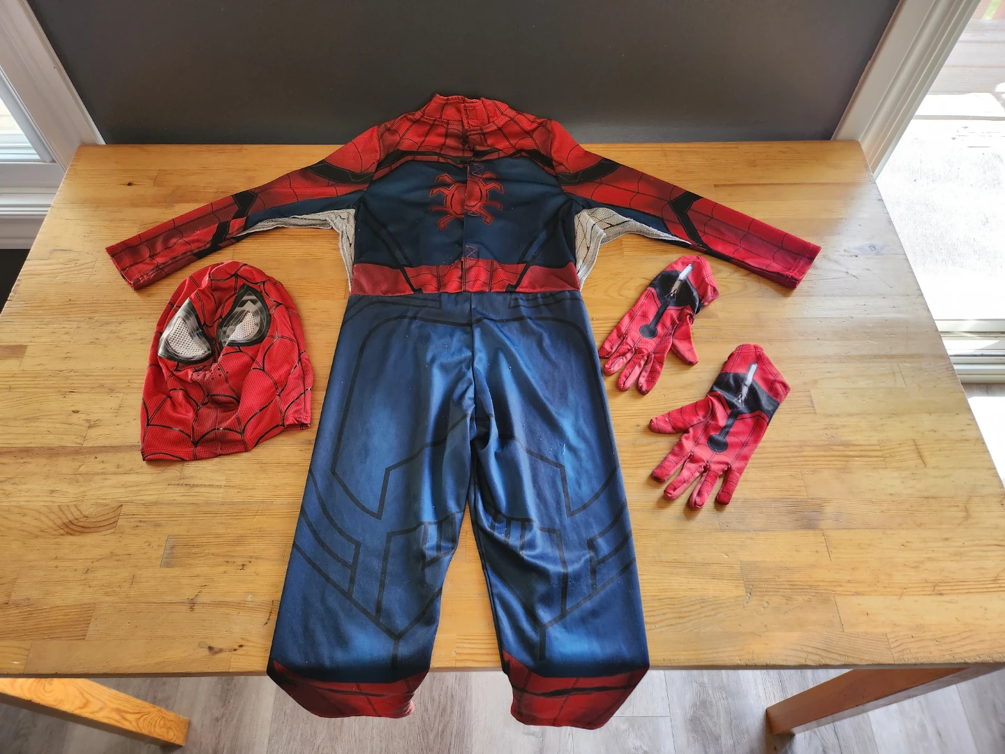 Spider-Man Stark Suit Costume Mask Gloves Kids Size- (5/6 US) - photo 2