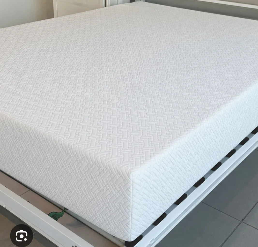 Queen size Hypoallergenic -12 inch Zinus Memory Foam Mattress 🏈