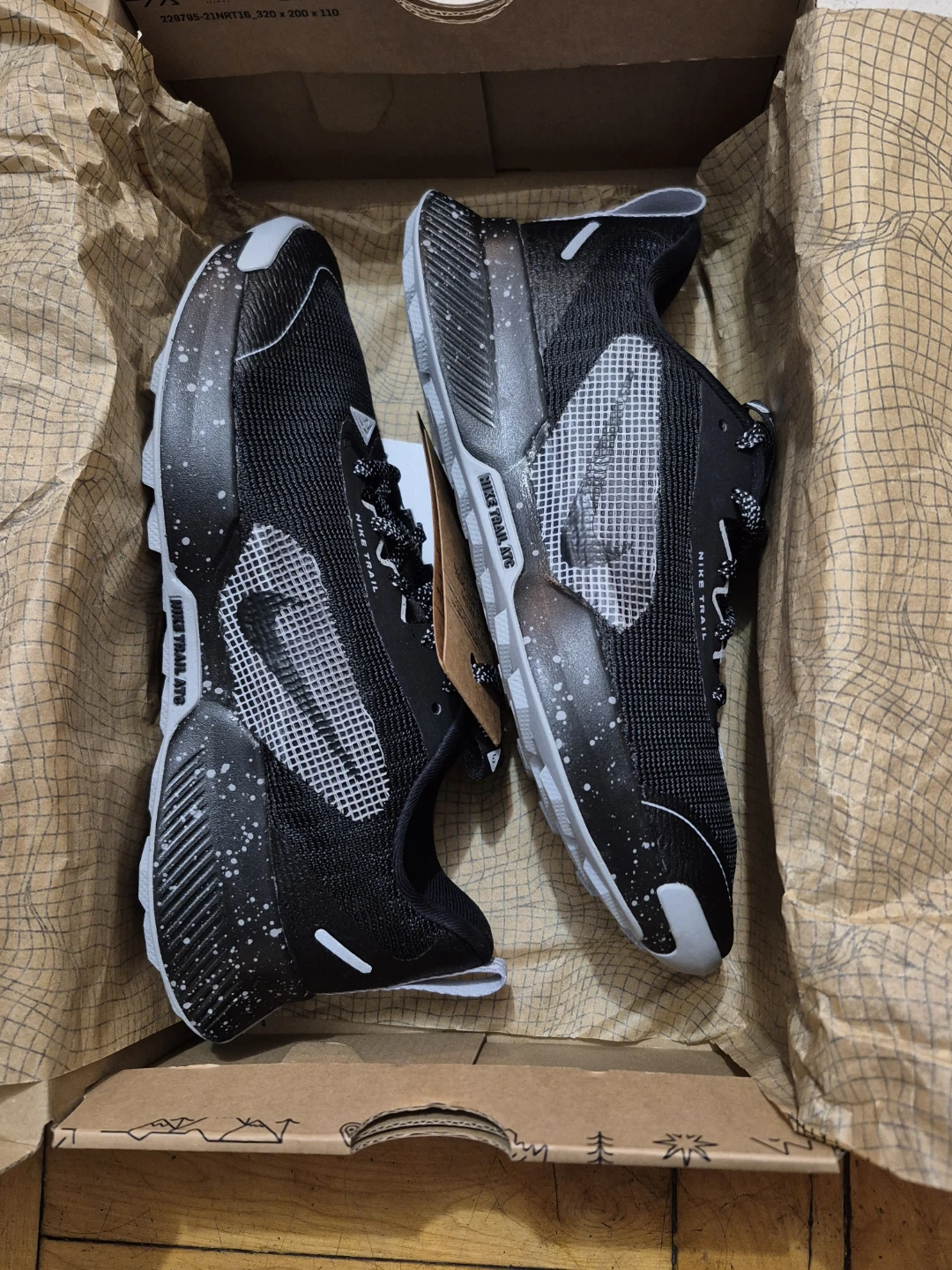 BNIB)Nike Trail 3 Size 7 Women's Running Shoes Black/Grey