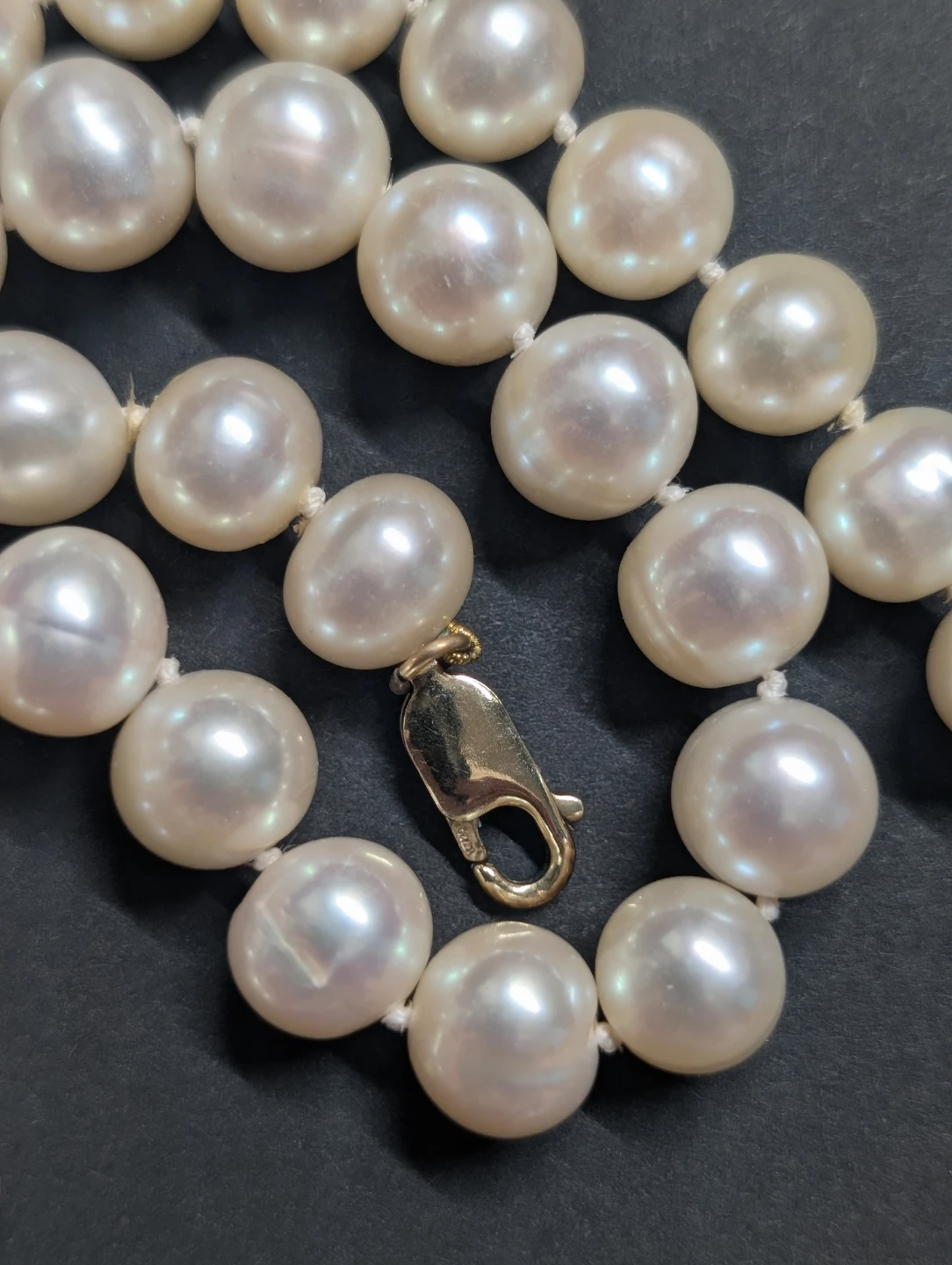 Classic White Pearl Necklace gold clasp