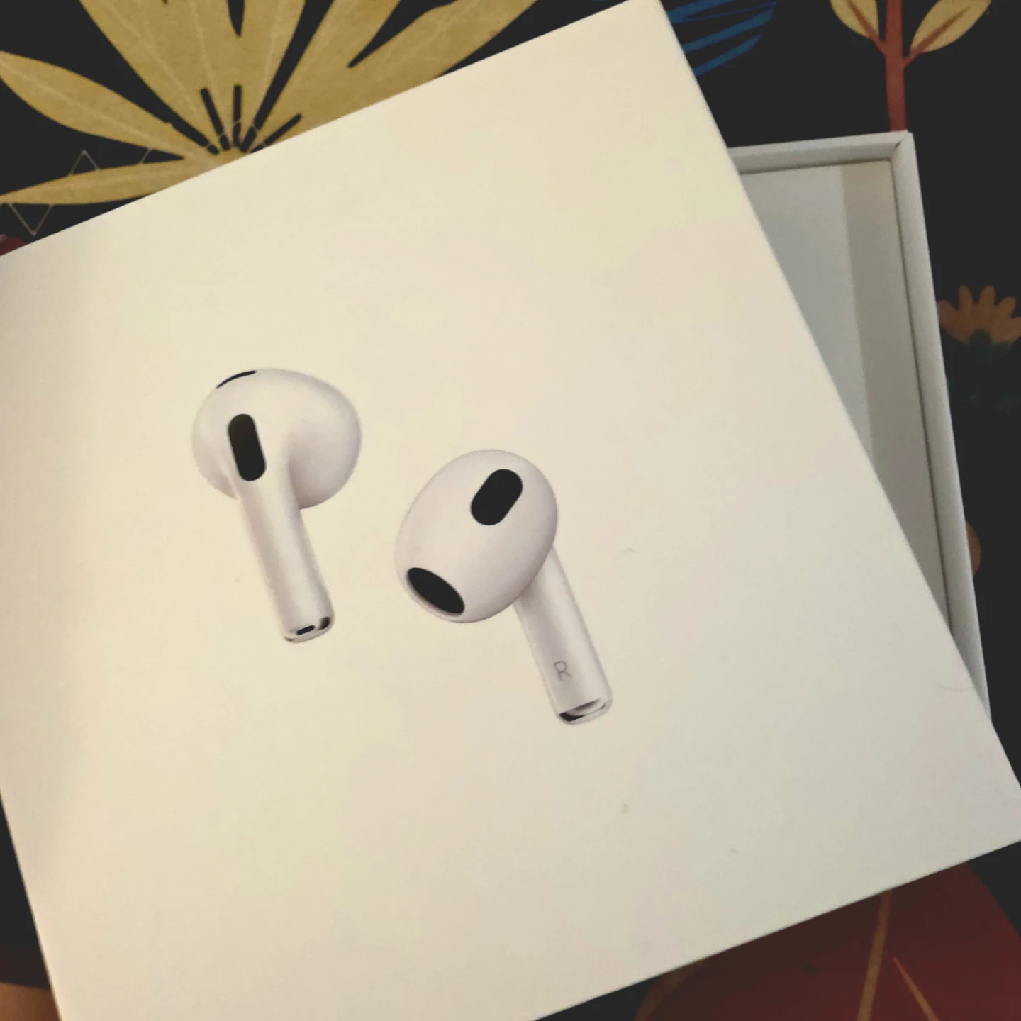 Apple AirPods (3rd generation) - photo 2