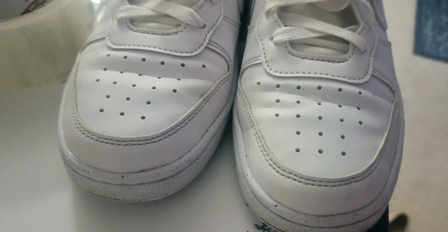 White Nike Sneakers - photo 2