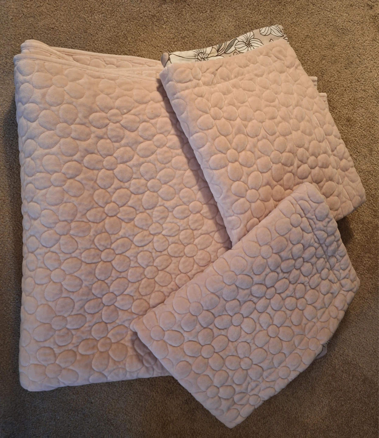 Quilt- Daisy Pink... full/ Queen