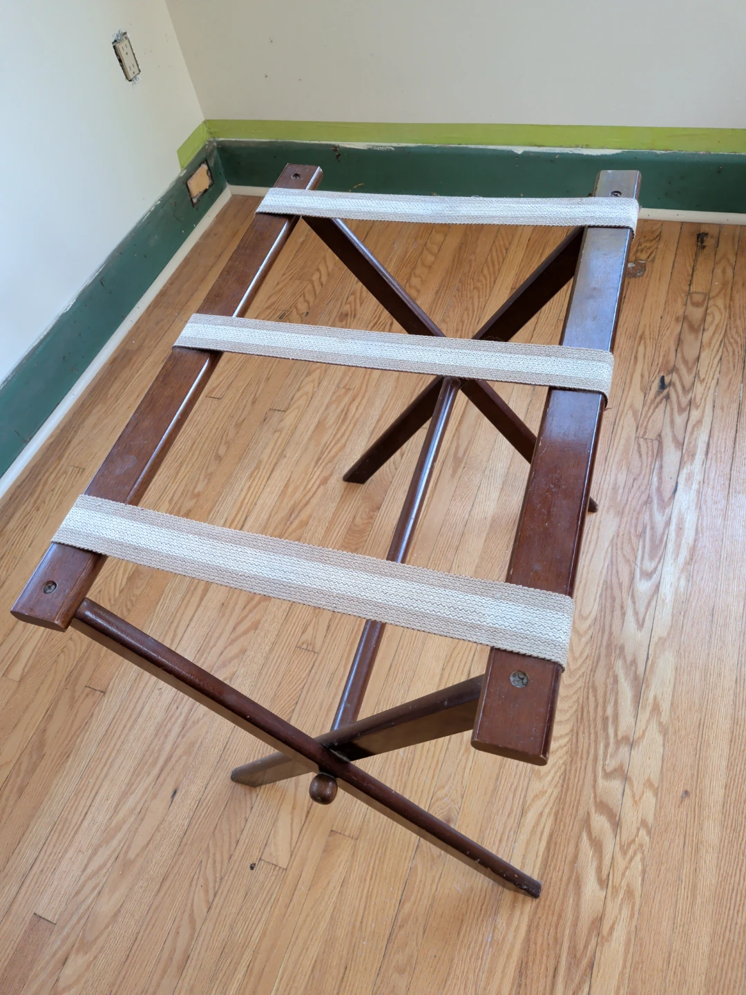 Wooden Folding Luggage Rack - photo 2