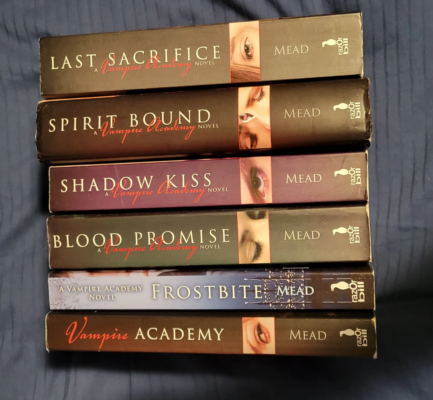 Vampire Academy 6 Book Set by Richelle Mead